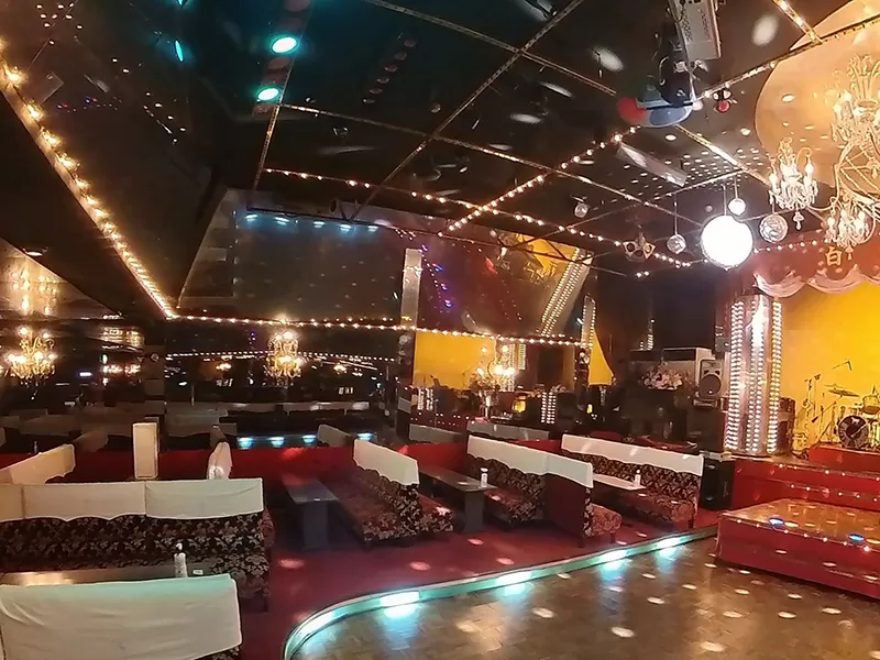 ニュー白馬の店内写真